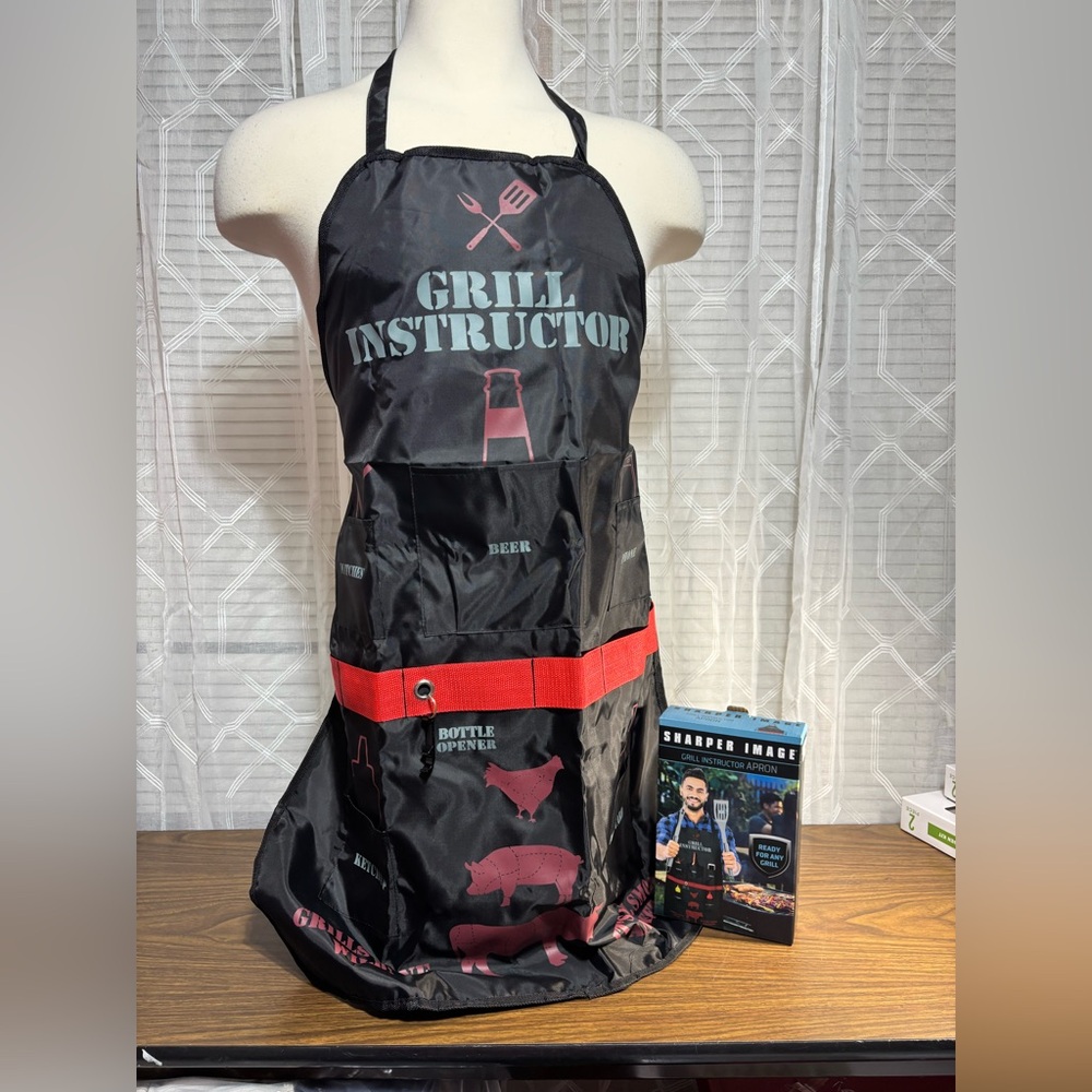 NWT Sharper Image grill instructor apron pockets for holding barbecue essentials